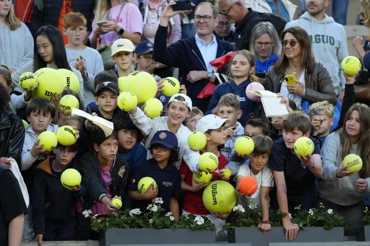 Жалобы на неадекватных болельщиков Roland Garros 2025: подробности