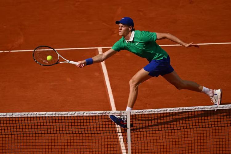 Янник Синнер обыграл Александра Бублика в четвертьфинале Roland Garros
