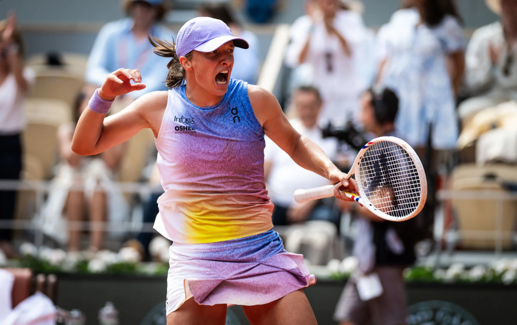 Iga_Swiatek_-_Roland_Garros_2025_-_Day_8-DSC_6366.jpg