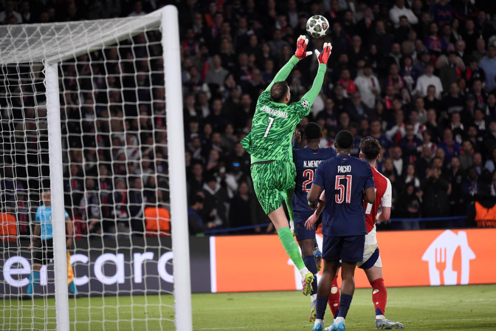 48-arsenal-donnarumma.jpg
