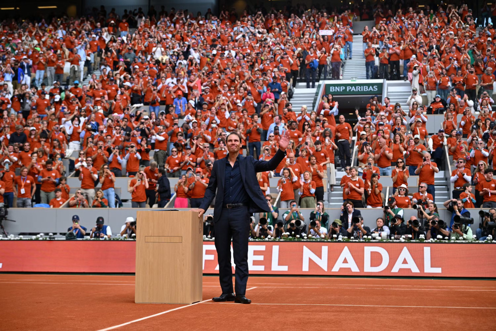 aDNG6SdWJ-7kSheA_COC_6999RafaelNadalCérémonied'hommageRafaelNadalRoland-Garros2025.jpg