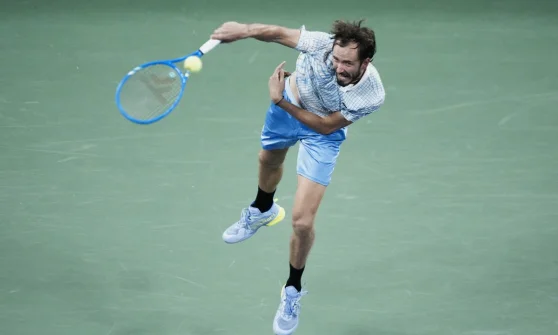 Медведев оштрафован на 42,5 тысячи долларов за скандал на US Open